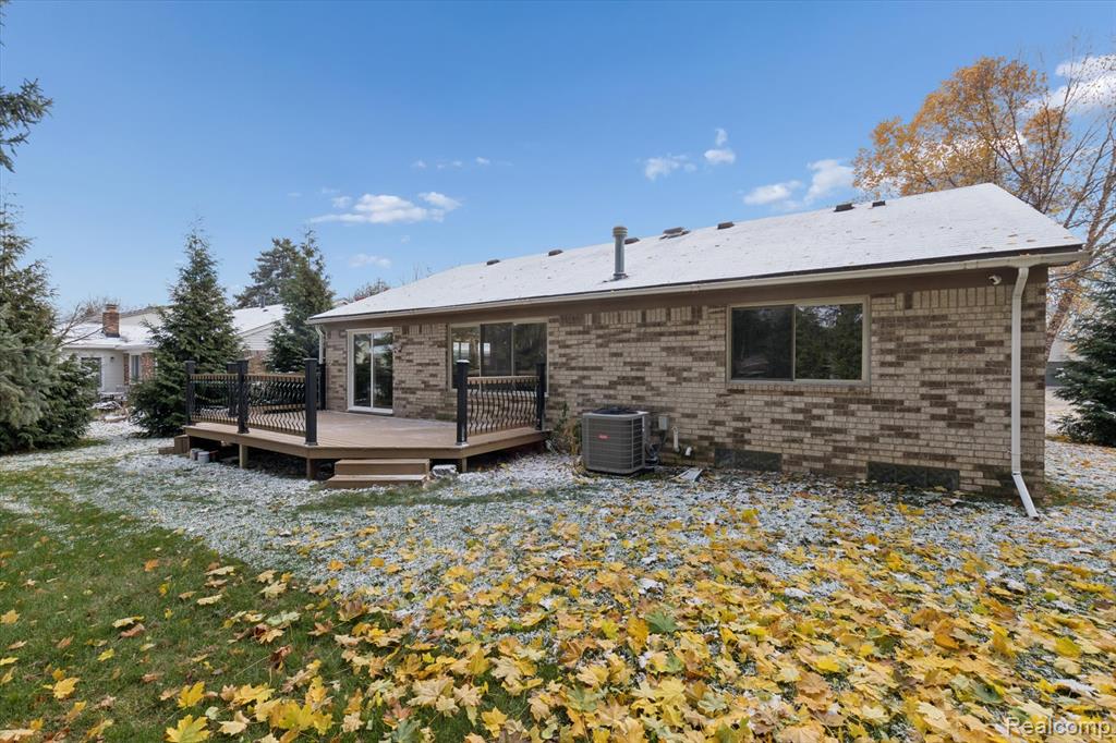634 Lockport Road, Rochester Hills, MI 48307 — Photo 40