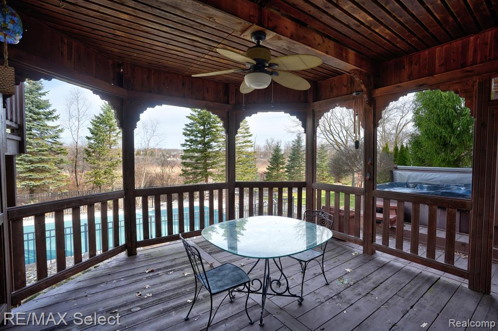 4392 OAK TREE Trail, Fenton, MI 48430 — Photo 8