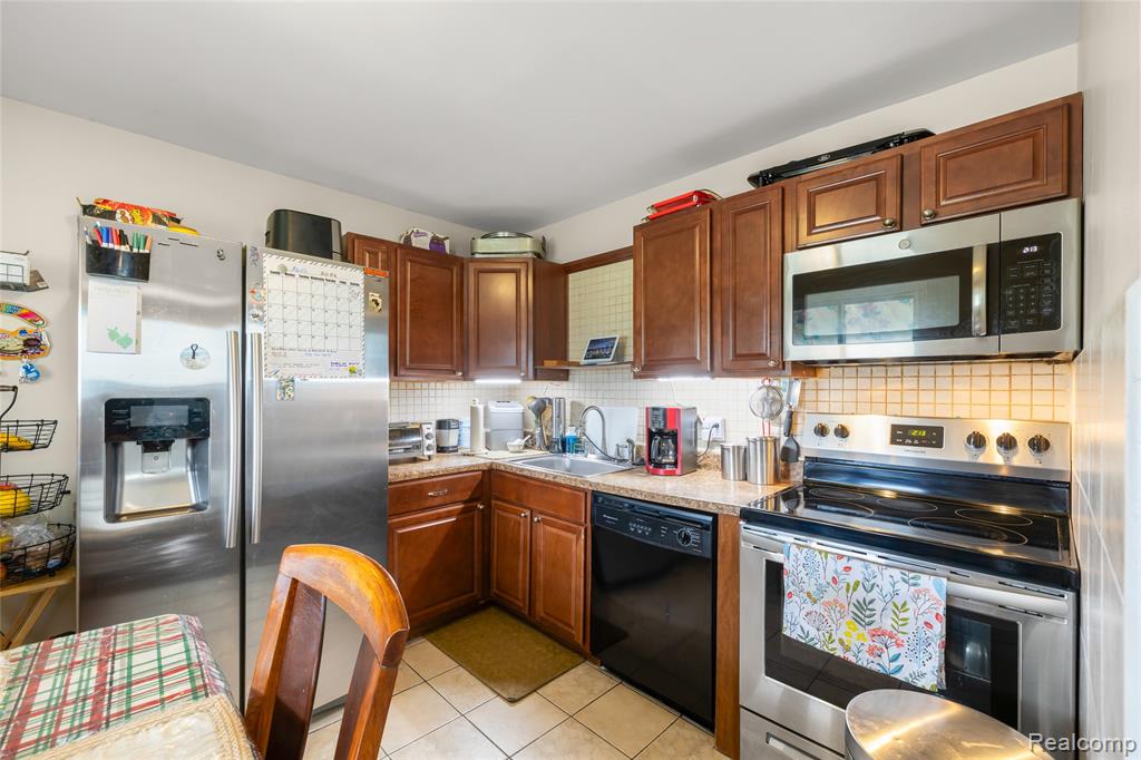 2378 River Drive, Lincoln Park, MI 48146 — Photo 9