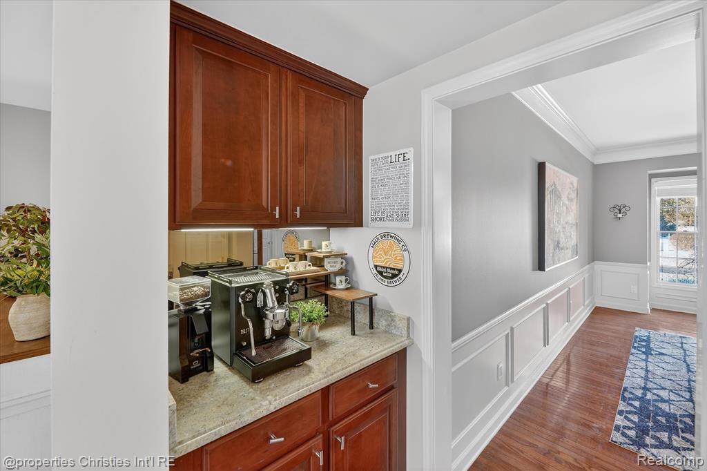 16224 Oak Forest Court W, Northville, MI 48168 — Photo 24