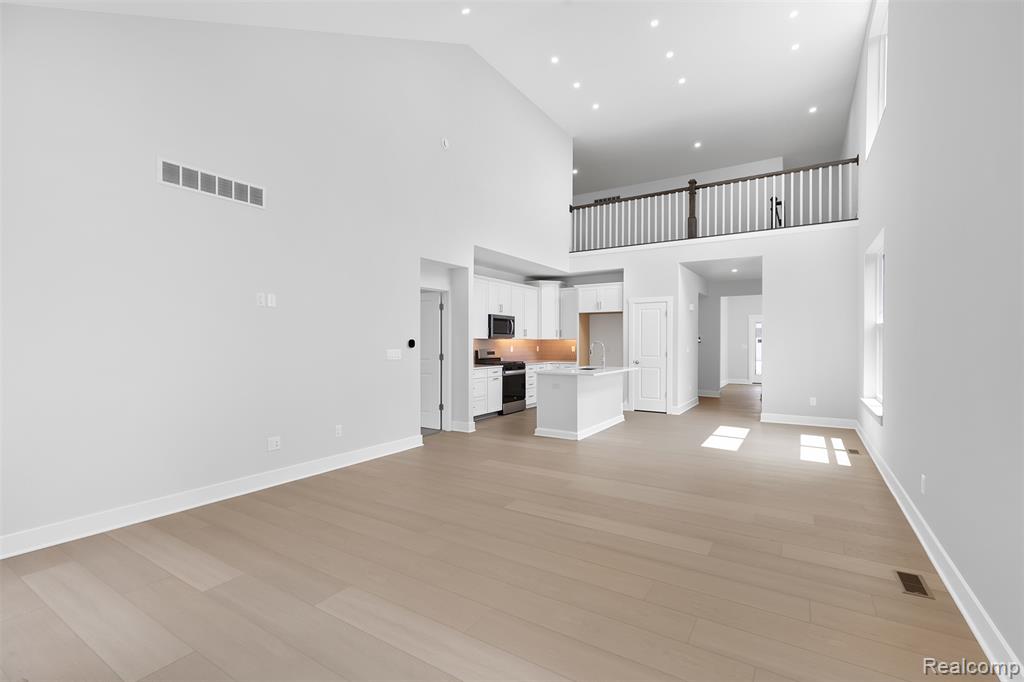 5342 TRAIL VISTA Drive, West Bloomfield, MI 48323 — Photo 17