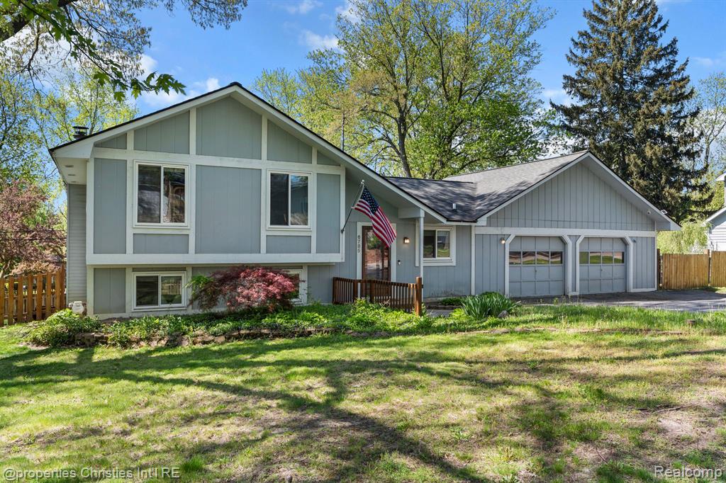 6785 GRASSLAND Avenue, West Bloomfield, MI 48324 — Photo 4