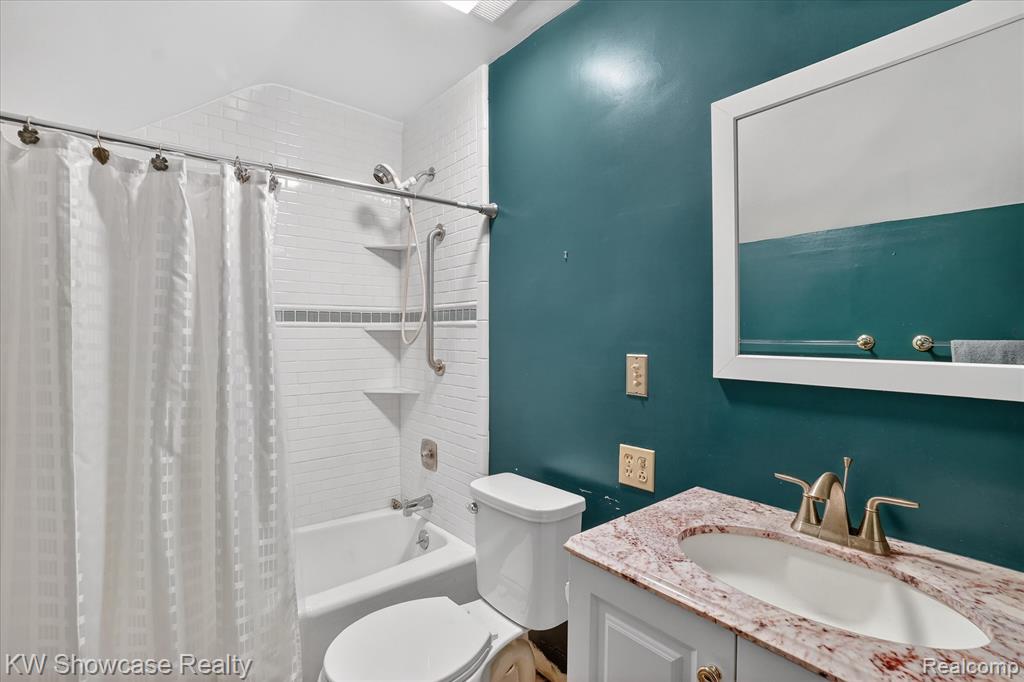 733 N Walnut Street, Lansing, MI 48906 — Photo 22