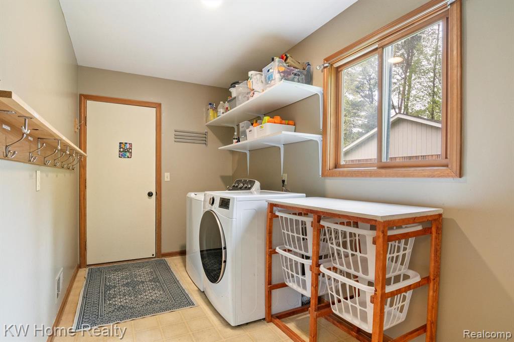 4143 EMERALD PINES Drive, Commerce Twp, MI 48390 — Photo 34