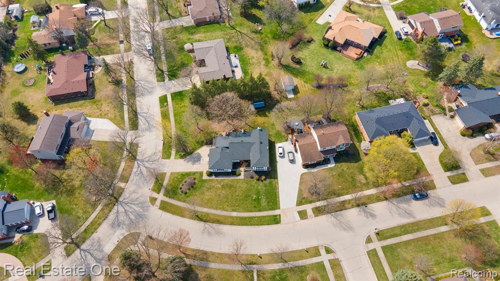 5251 WINCHESTER Drive, Troy, MI 48085 — Photo 50