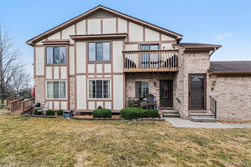 946 Country Club Drive, Saint Clair Shores, MI 48082 — front exterior