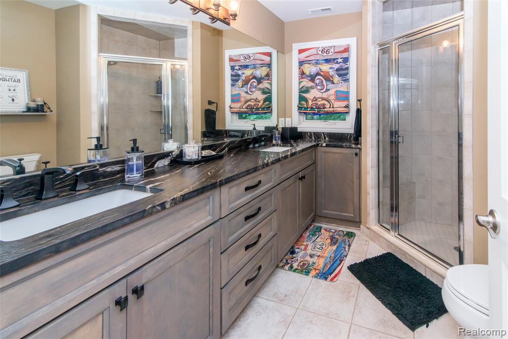 3166 W Beach Lake Drive, Milford, MI, 48380