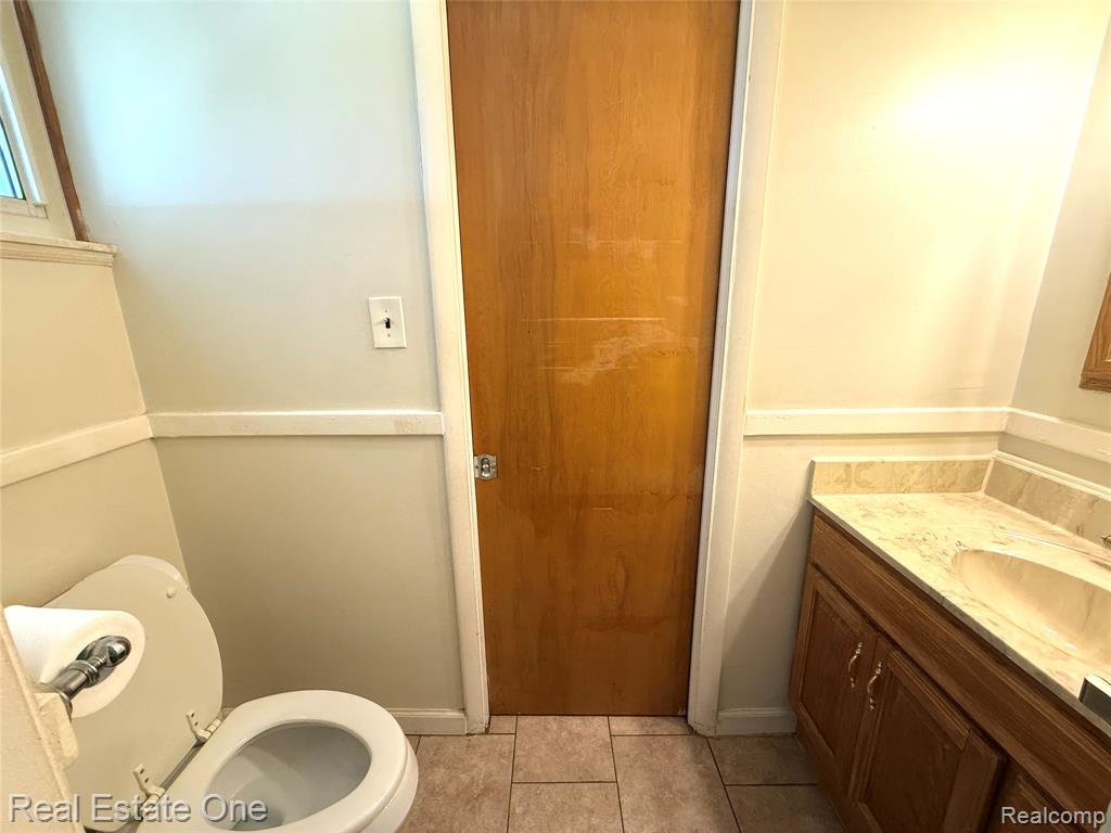 6810 Rosemary Street, Dearborn Heights, MI 48127 — Photo 9