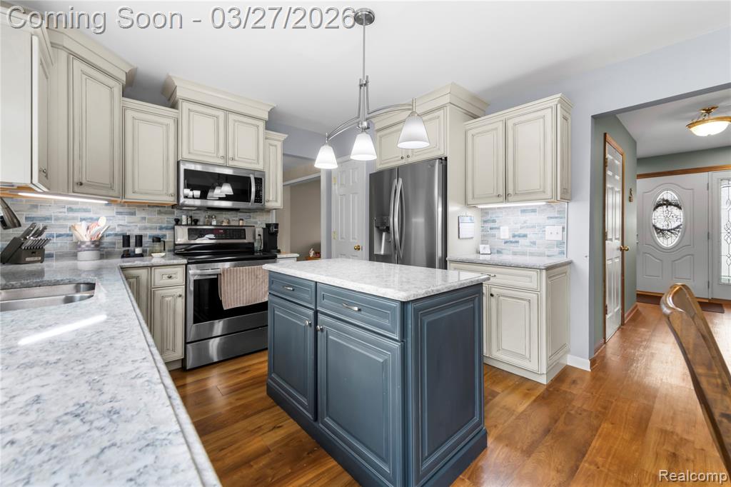 21651 Sylvan Avenue, Flat Rock, MI 48134 — Photo 14