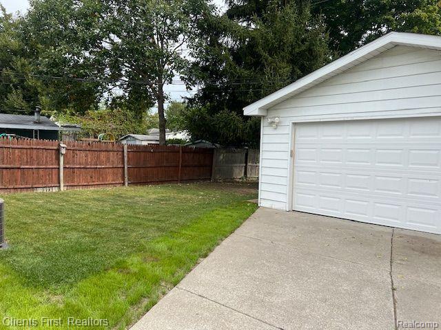 225 DEVONSHIRE Street, Ypsilanti, MI 48198 — Photo 59