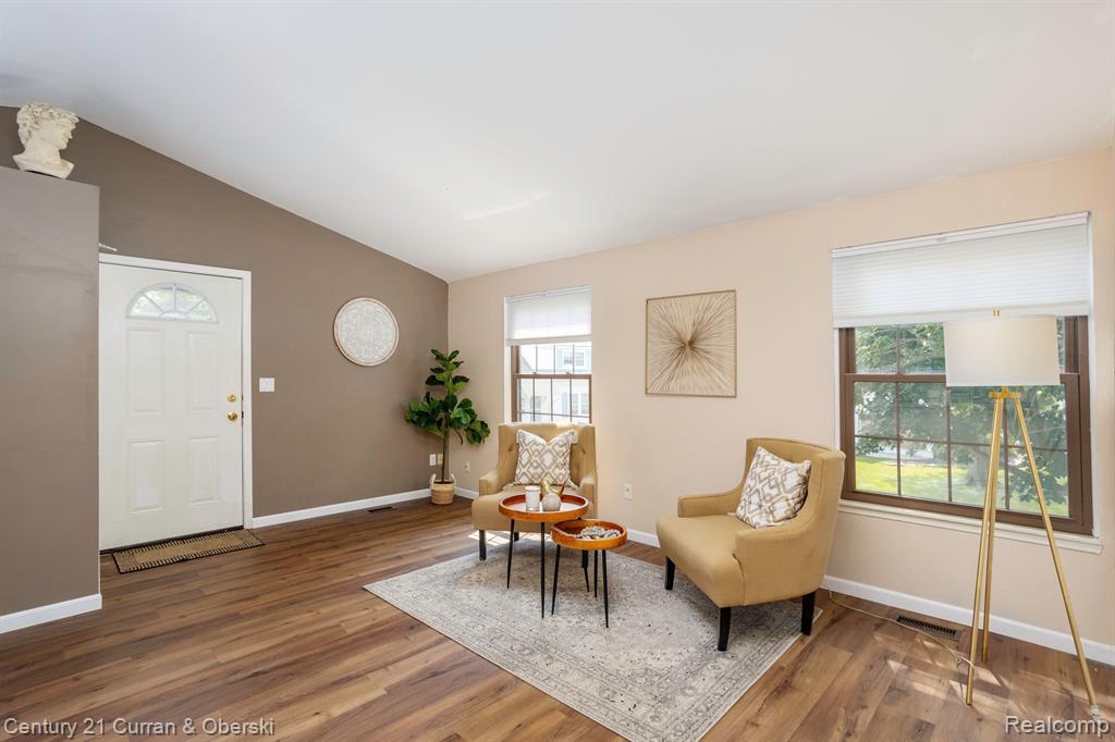 21260 E GLEN HAVEN Circle, Northville, MI 48167 — Photo 9