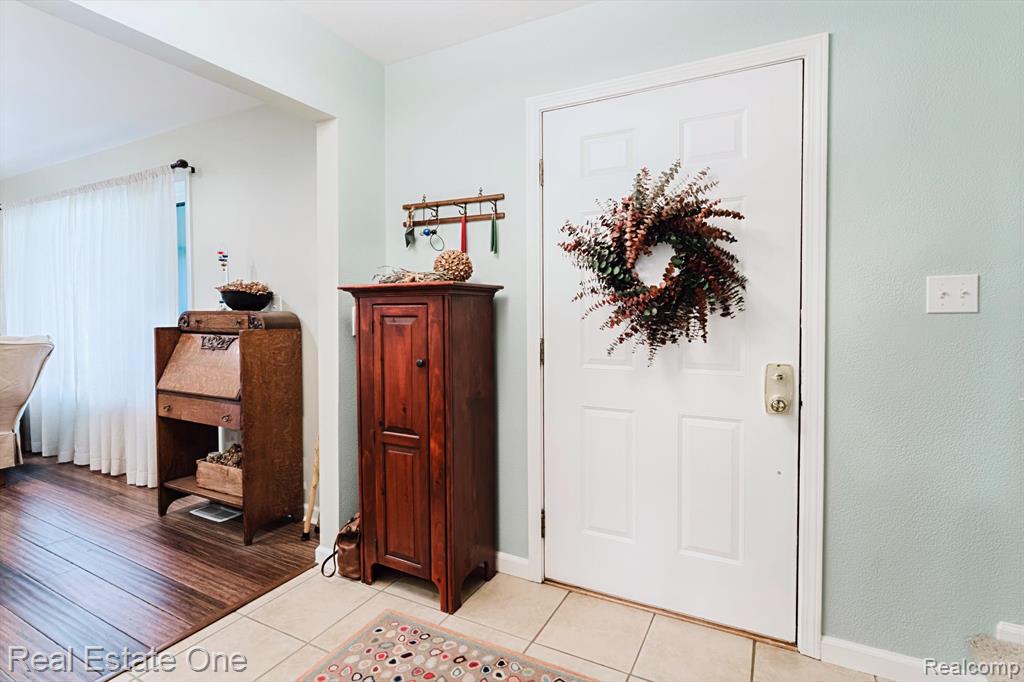 5374 Daniels Drive, Troy, MI 48098 — Photo 3