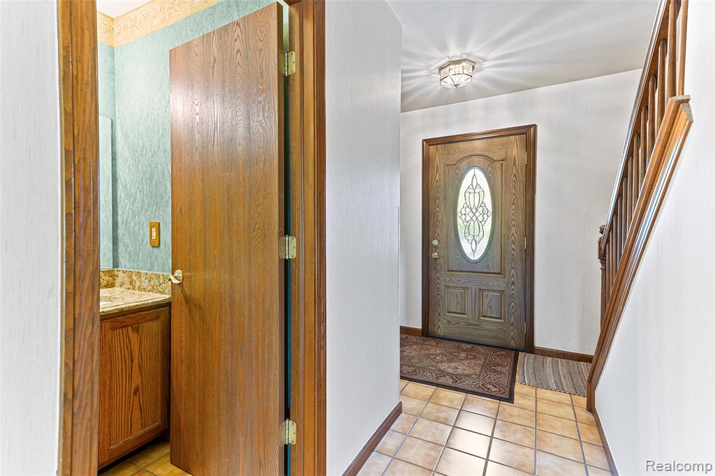 22333 Crestwood Street, Trenton, MI 48183 — Photo 4