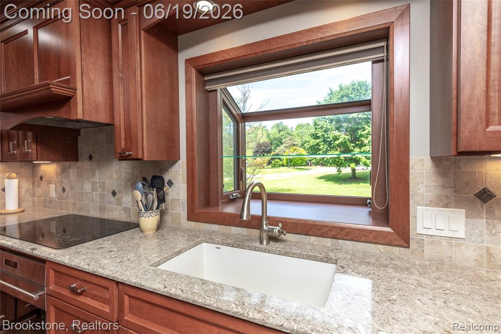 12168 CARRIAGE TRAIL Circle, Davisburg, MI 48350 — Photo 30