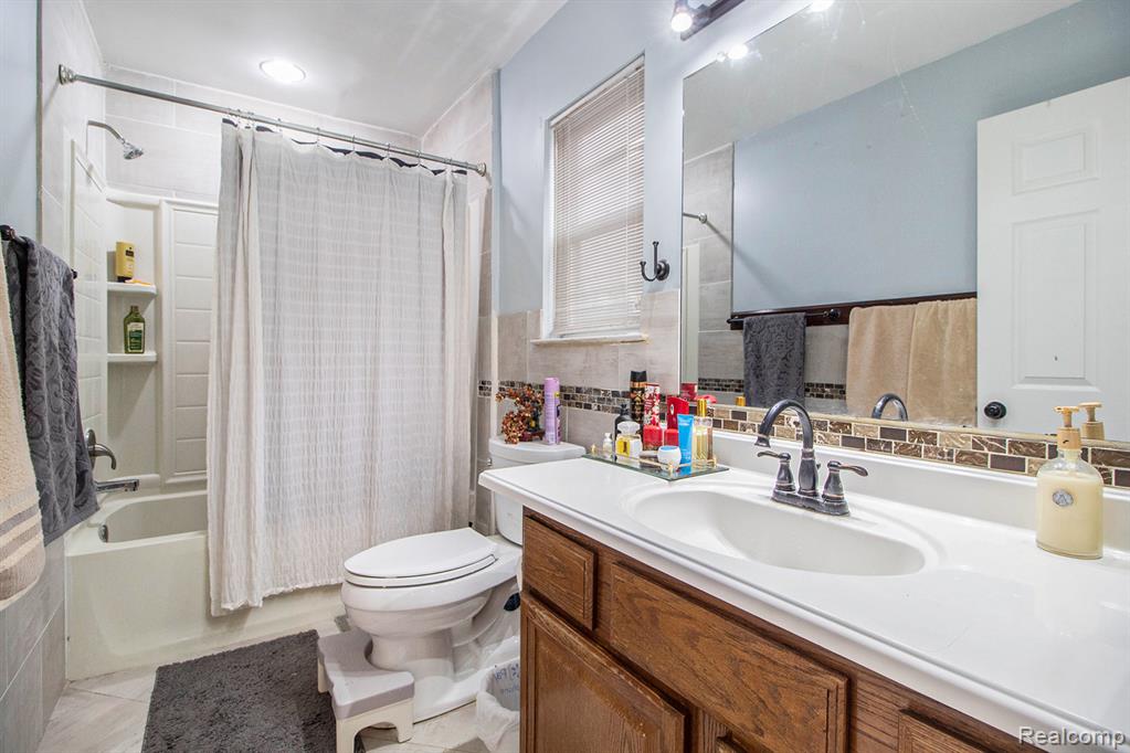 23840 Brentwood Drive, Trenton, MI 48183 — Photo 19