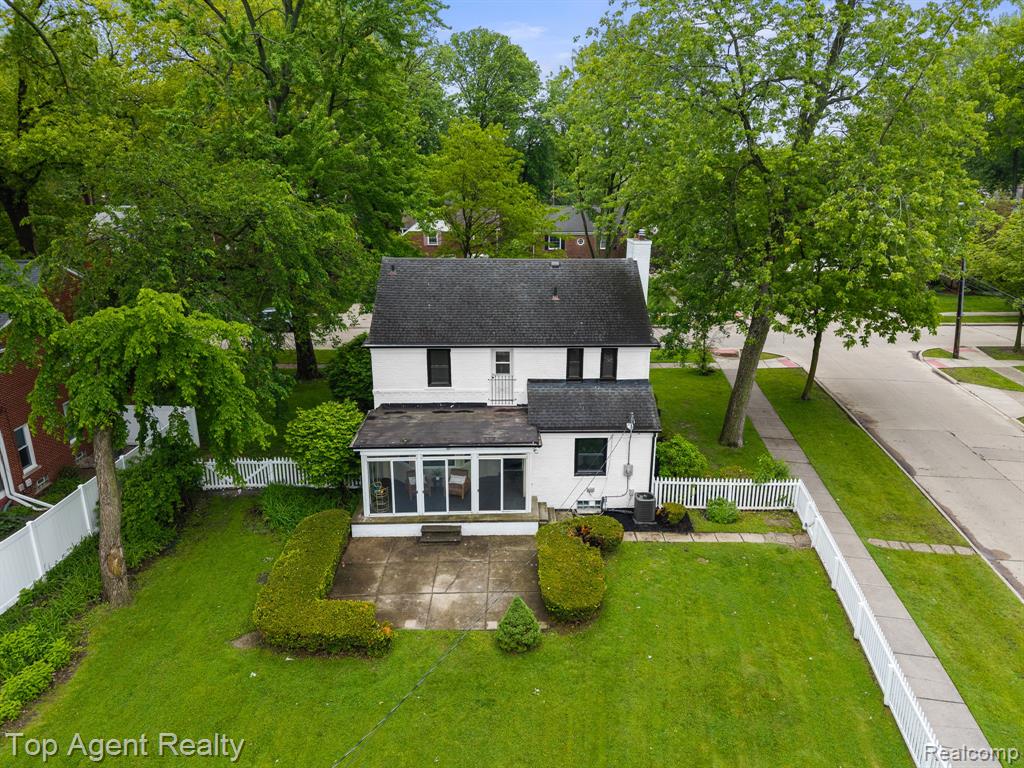 1894 Broadstone Road, Grosse Pointe Woods, MI 48236 — Photo 52