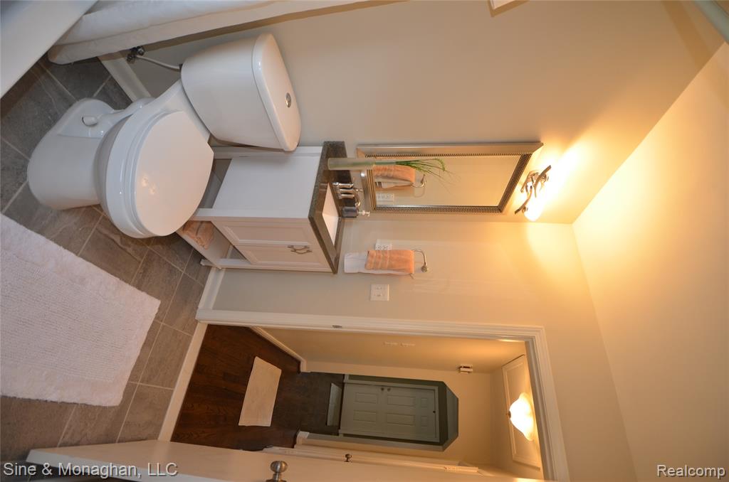 421 W Kalama Avenue S, Madison Heights, MI 48071 — Photo 22