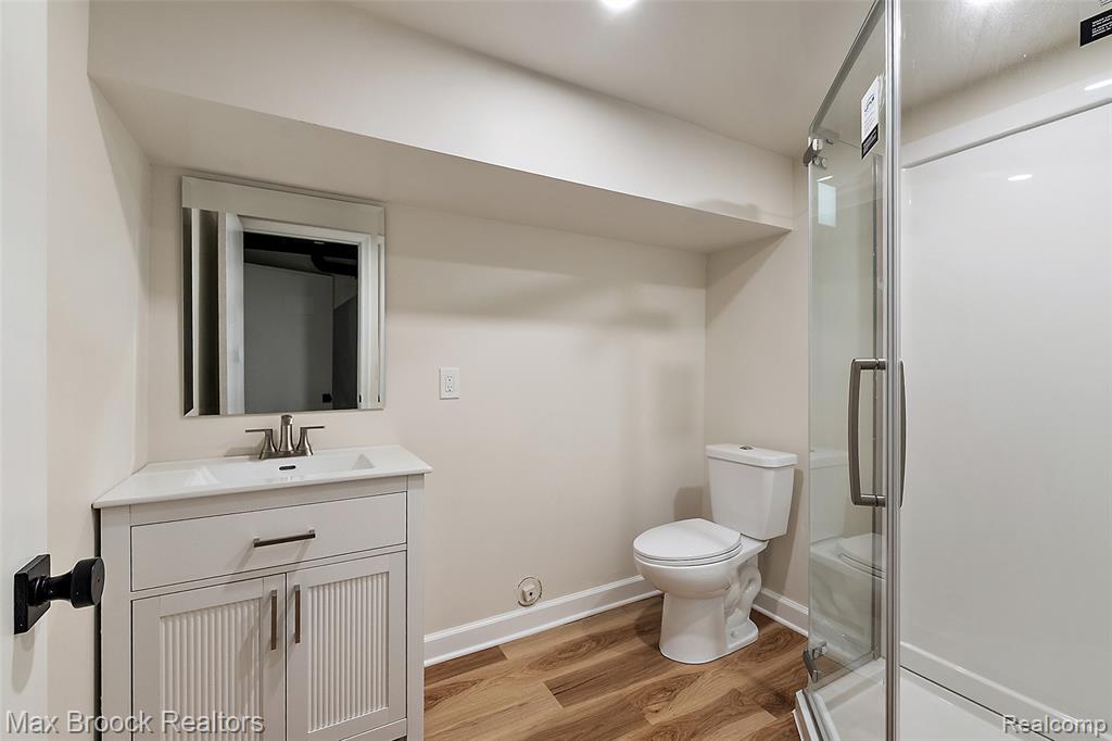 4525 Valleyview Drive, West Bloomfield, MI 48323 — Photo 27
