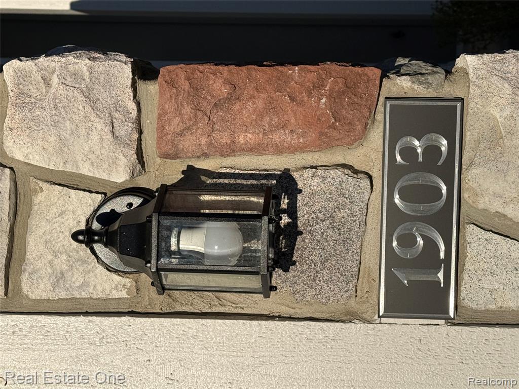 1903 Eagle Pointe, Bloomfield Hills, MI 48304 — Photo 2