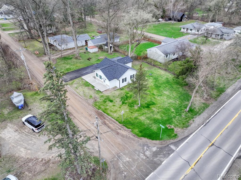 2514 Barton Street, Commerce Twp, MI 48382 — Photo 29