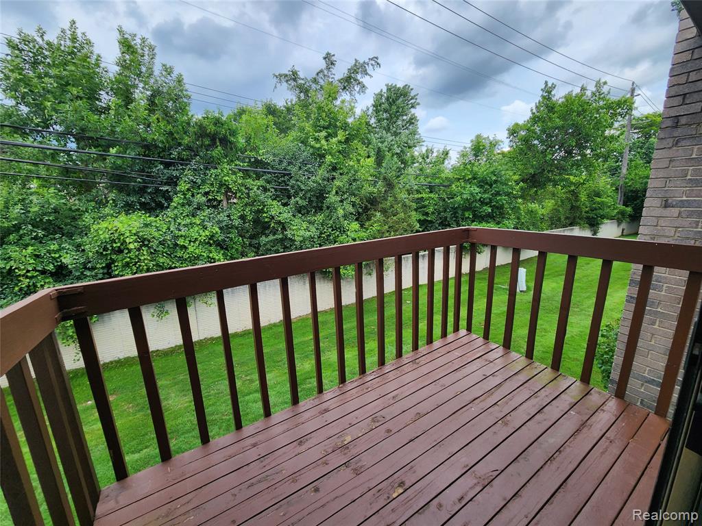 19400 W 11 Mile Road, Lathrup Village, MI 48076 — Photo 20