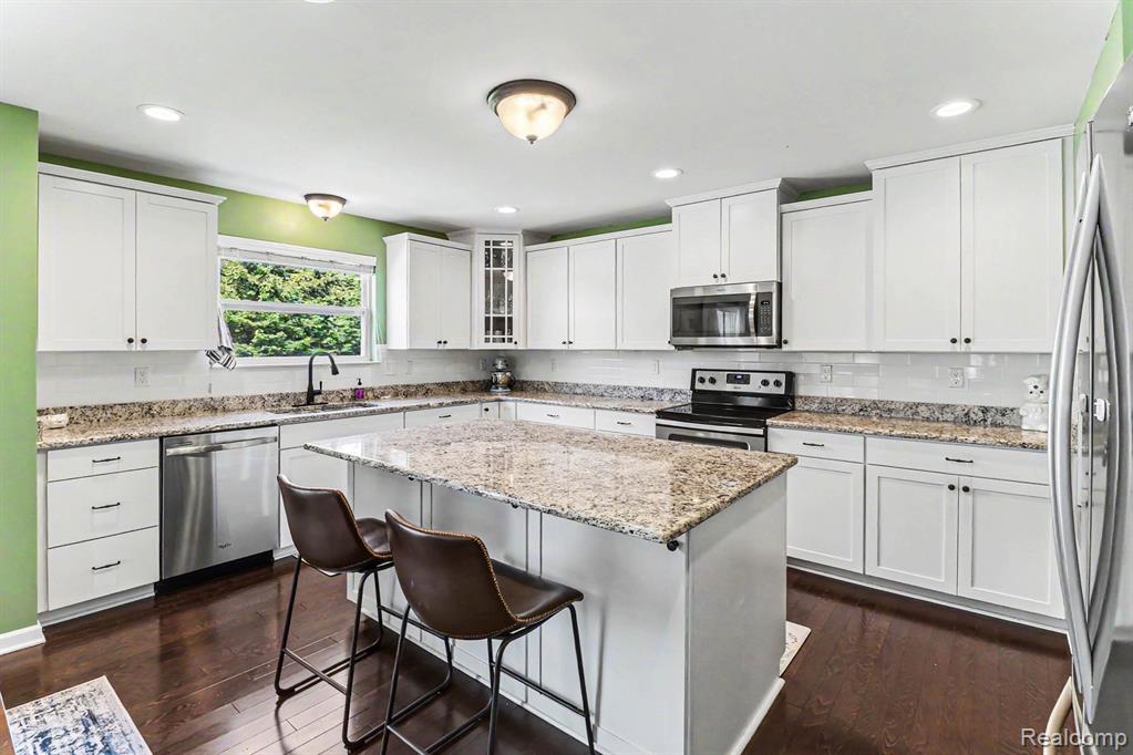 7558 Abigail Dr, Ypsilanti, MI 48198 — Photo 10