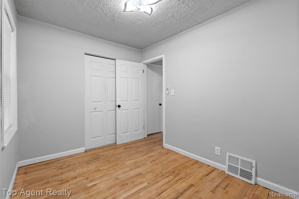 19780 Oakfield Street, Detroit, MI 48235 — Photo 11
