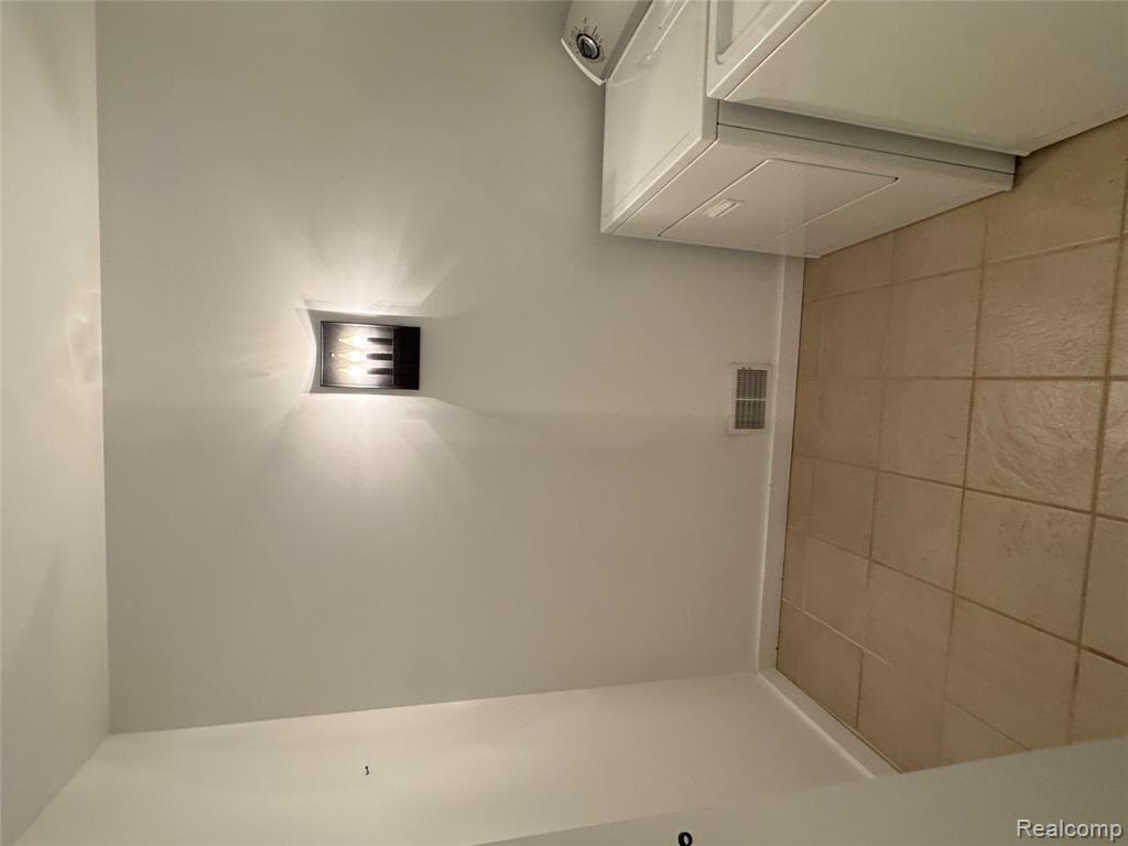 5402 Raubinger Road, Swartz Creek, MI 48473 — Photo 20