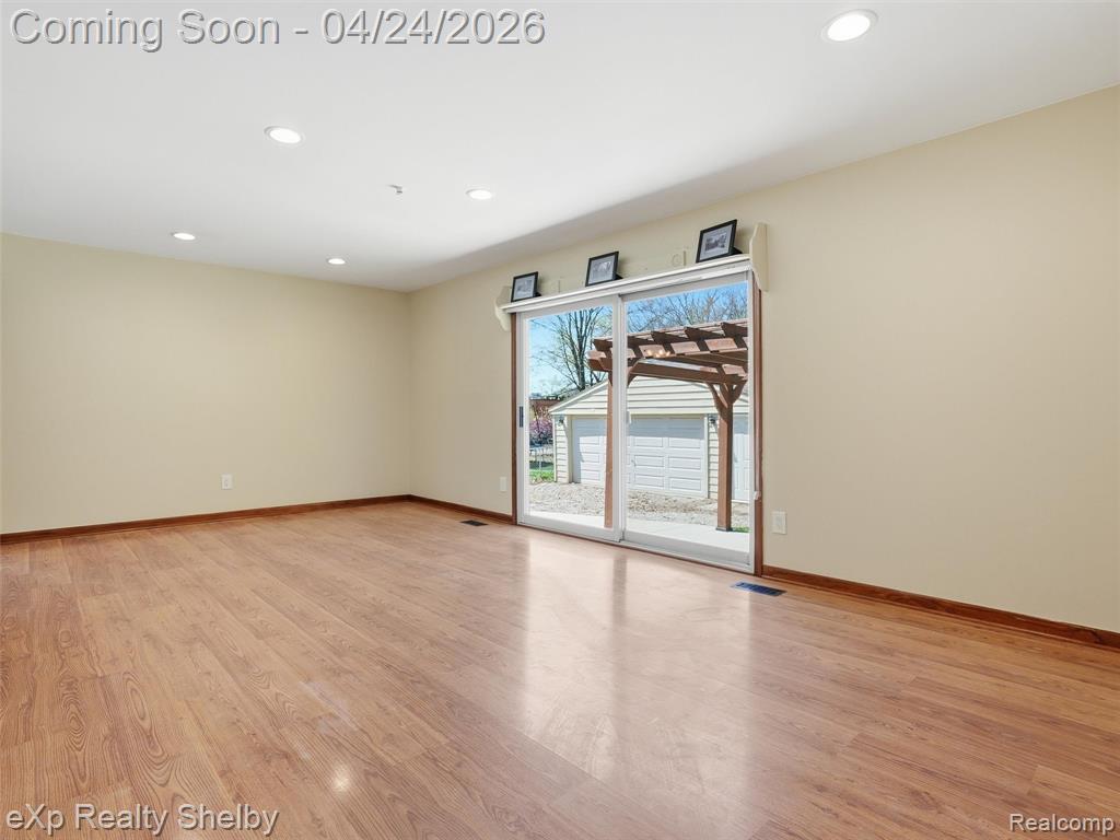 49301 Schoenherr Road, Shelby Twp, MI 48315 — Photo 3