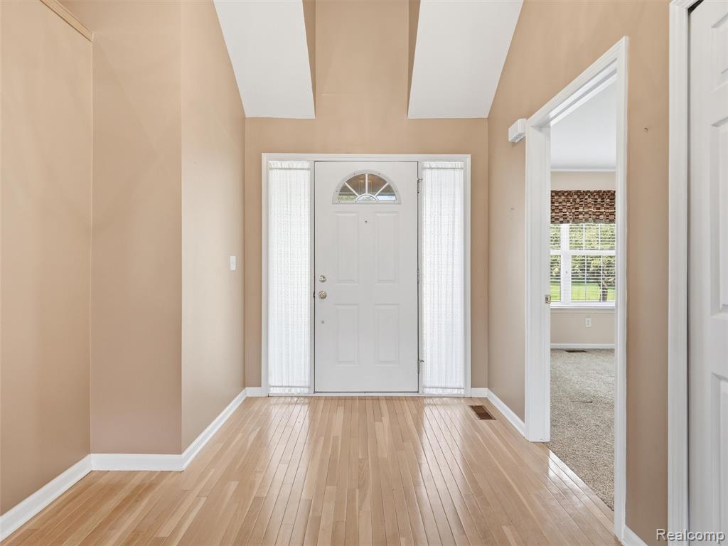 6394 Heron Park Way, Clarkston, MI — Photo 16