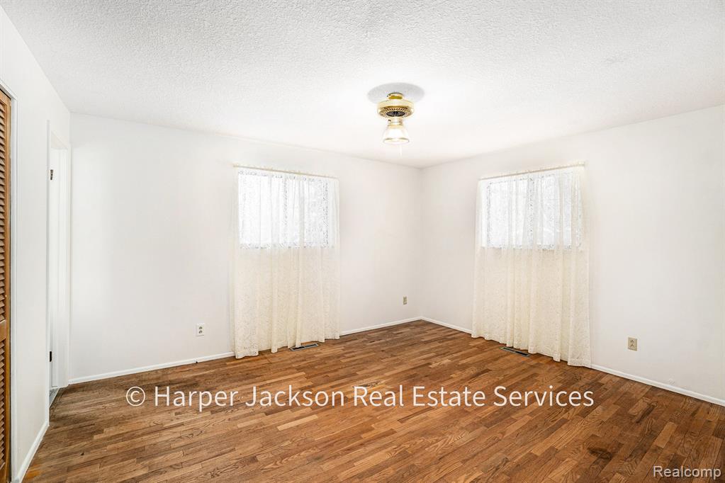 11637 E Lansing Road, Durand, MI 48429 — Photo 16