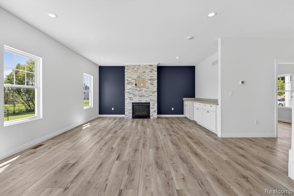 8760 Barrington, Ypsilanti, MI 48198 — Photo 12