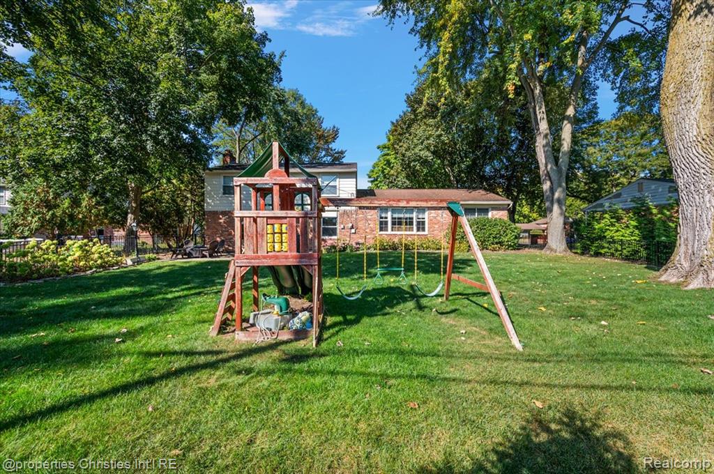 31462 Waltham Road, Beverly Hills, MI 48025 — Photo 39