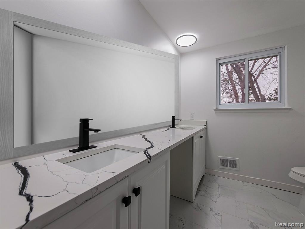 42484 MAJESTIC, Canton, MI 48188 — Photo 15