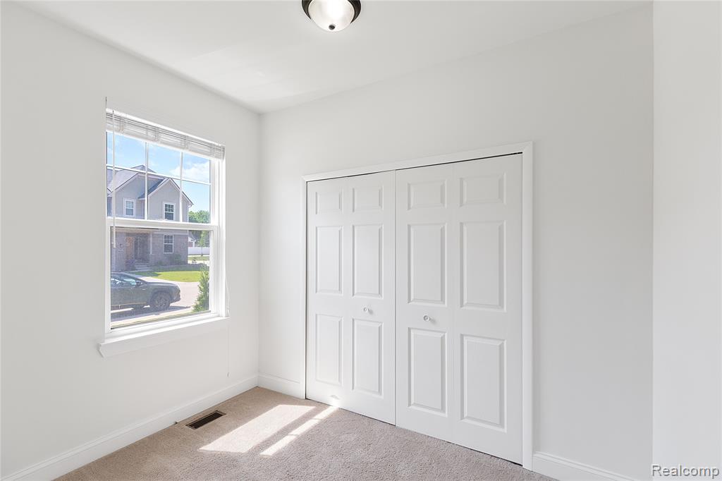 47467 Bayside Circle W, Chesterfield, MI 48047 — Photo 4