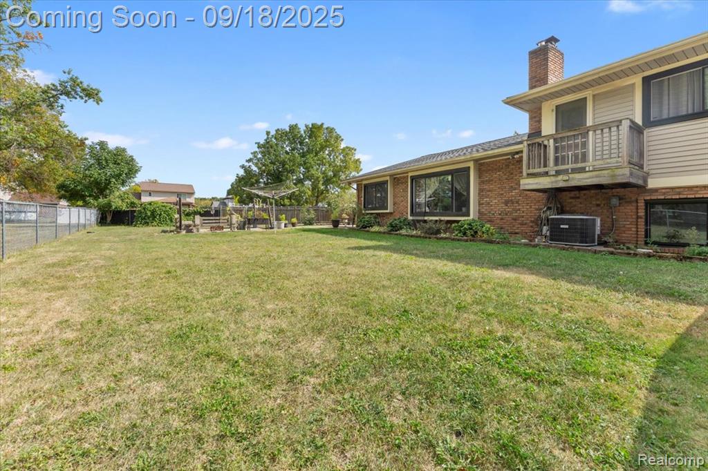 21946 Camille Court, Woodhaven, MI 48183 — Photo 27