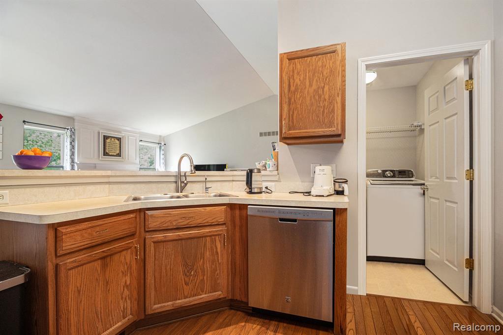 47291 FAIRLAWN Court, Canton, MI 48188 — Photo 16