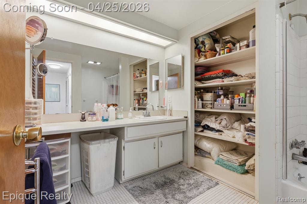 8727 Kennedy Circle, 4, Warren, MI 48093 — Photo 18