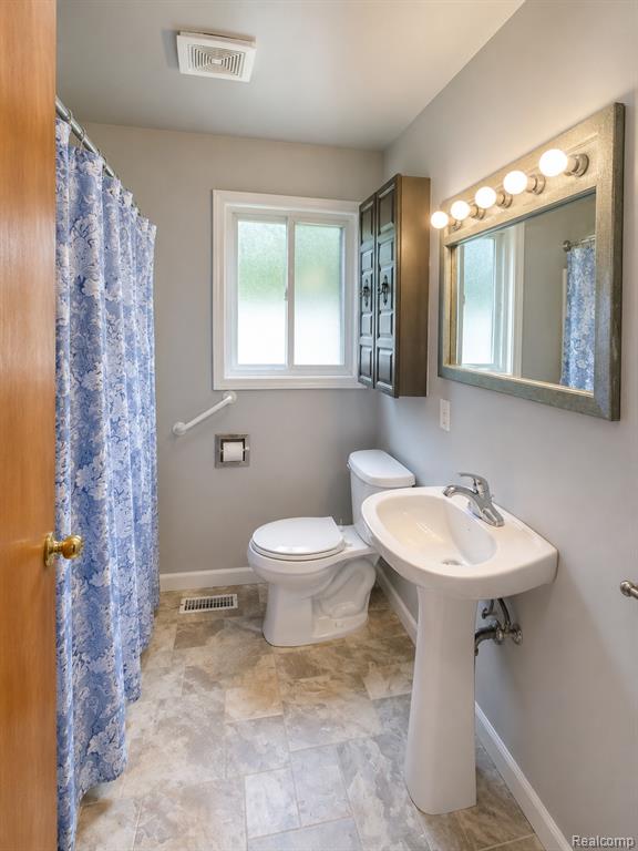 70 Devonshire Street, Ypsilanti, MI 48198 — Photo 10
