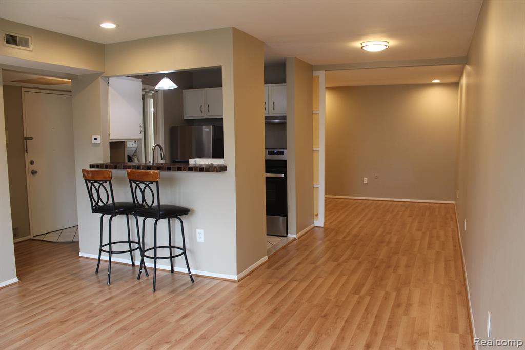 922 CHESTNUT HILL Drive, Auburn Hills, MI 48326 — Photo 9