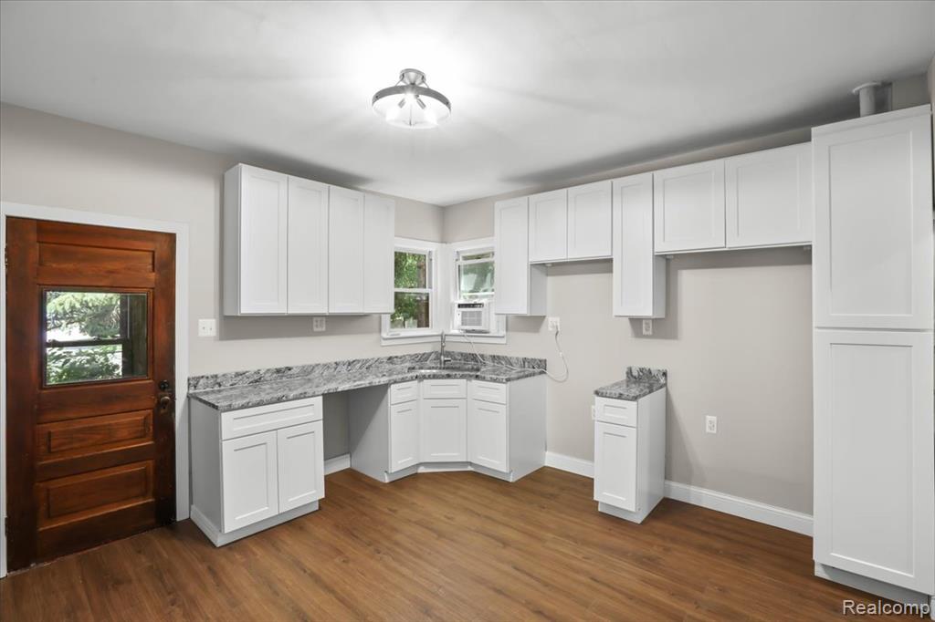1105 Oak Street, Wyandotte, MI 48192 — Photo 9