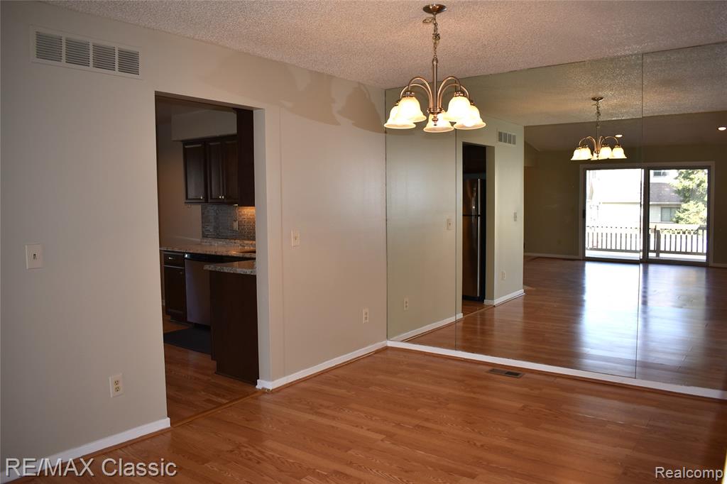 7901 Lawrence, West Bloomfield, MI — Photo 13