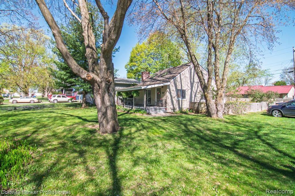 4110 QUILLEN Avenue, Waterford, MI 48329 — Photo 2