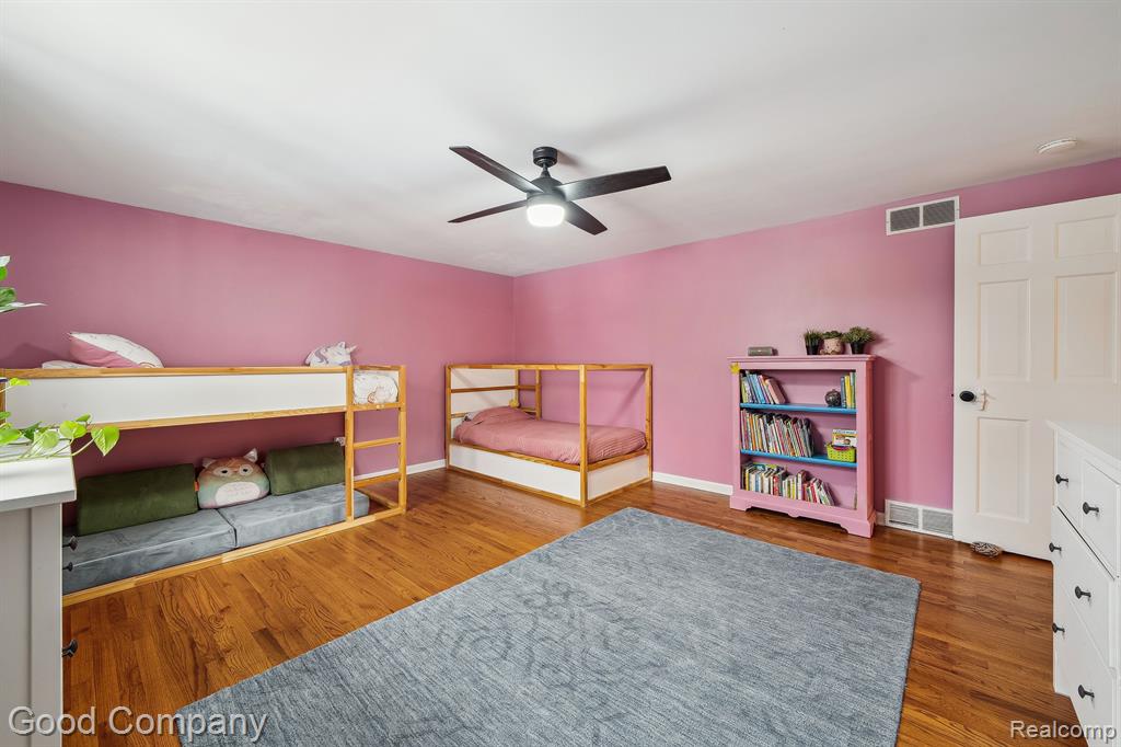 3370 INDIANDALE Drive, Orchard Lake Village, MI 48324 — Photo 32