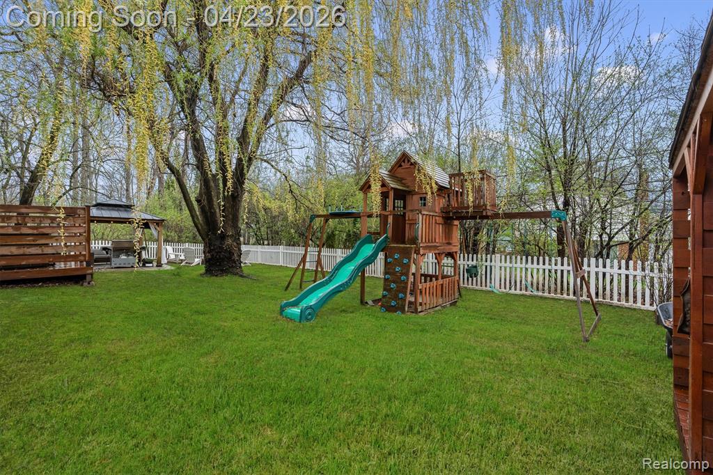 3226 Hartslock Woods Drive, West Bloomfield, MI — Photo 35