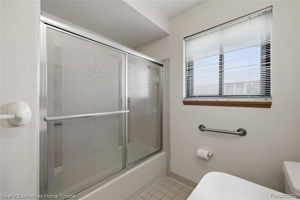5281 Shruboak Drive, Sterling Heights, MI 48310 — Photo 26
