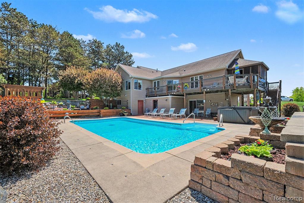 408 N Outlook Court, Perry, MI 48872 — Photo 36