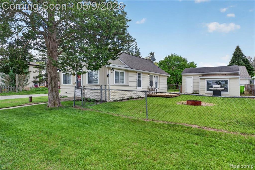 9809 Mandon Road, White Lake, MI — Photo 24