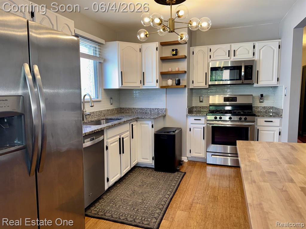 311 W Brockton Avenue, Madison Heights, MI 48071 — Photo 18