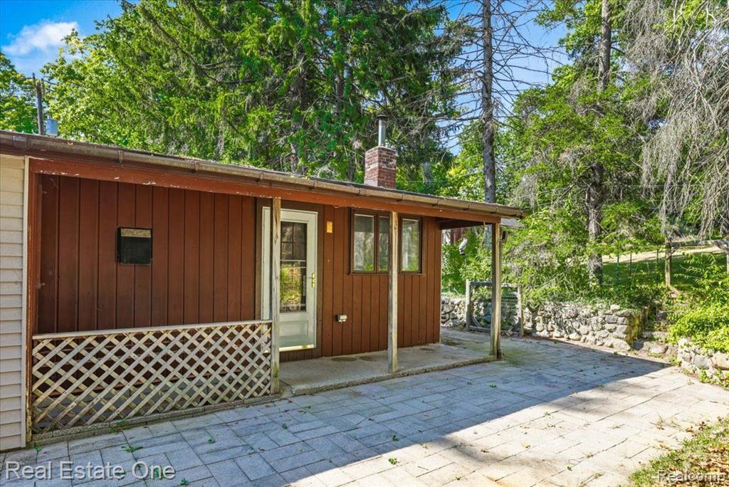 936 RIDGE Road, Lake Orion, MI 48362 — Photo 4